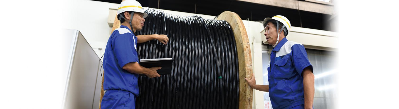 Wait for the delivery of 3456 fiber cable (left: secretary of cable manufacturing Tian Wuyan, right: technology minister amano's)