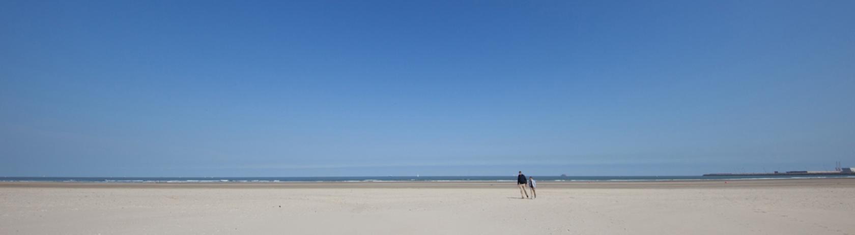 Belgium cable ashore on one side of the intended location for the beach.Must be open before bathing in the second year to complete the construction