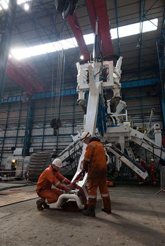 The laying of submarine cables groover T3200 