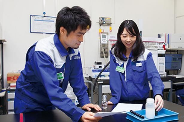 Carry out all kinds of meetings in which is dominated by the young workers