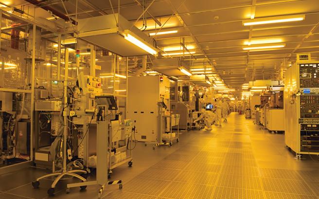 With the most sophisticated equipment and excellent technology integration, GaN HEMT manufacturing will go in a future (sumitomo electric Device Innovation co., yamanashi career)