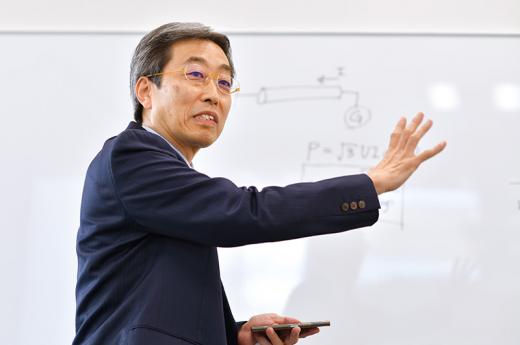 電線·エネルギ，事業本部技師長太田一雄