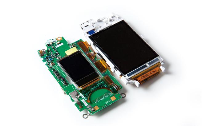 折りたたみ携帯電話で採用されたfpc