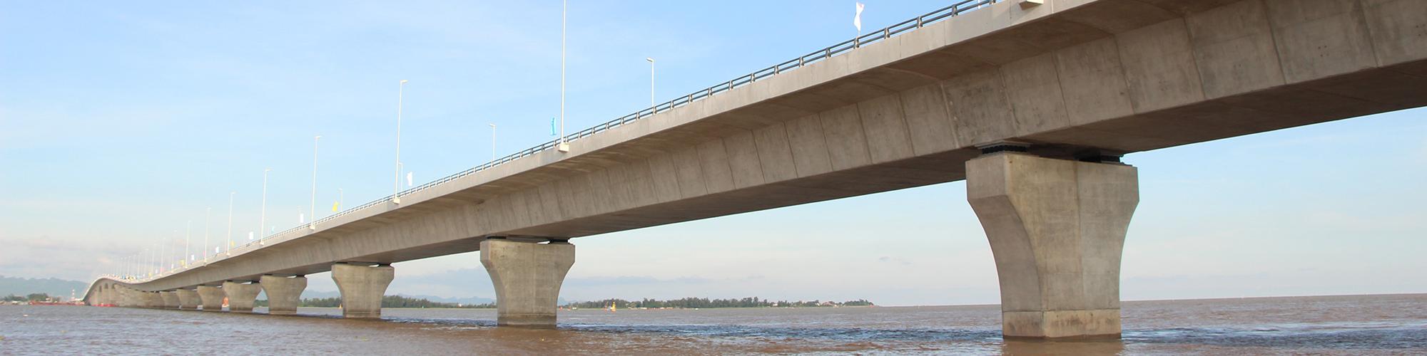 我们的高性能预应力钢索跨海建造了一座跨海大桥