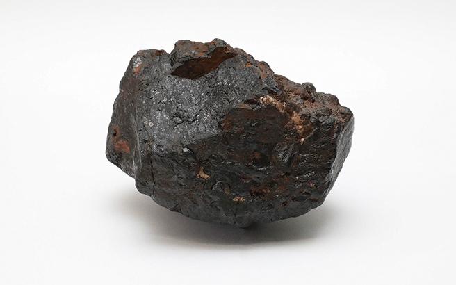 钨矿。矿石中含钨的百分比小于1%。
